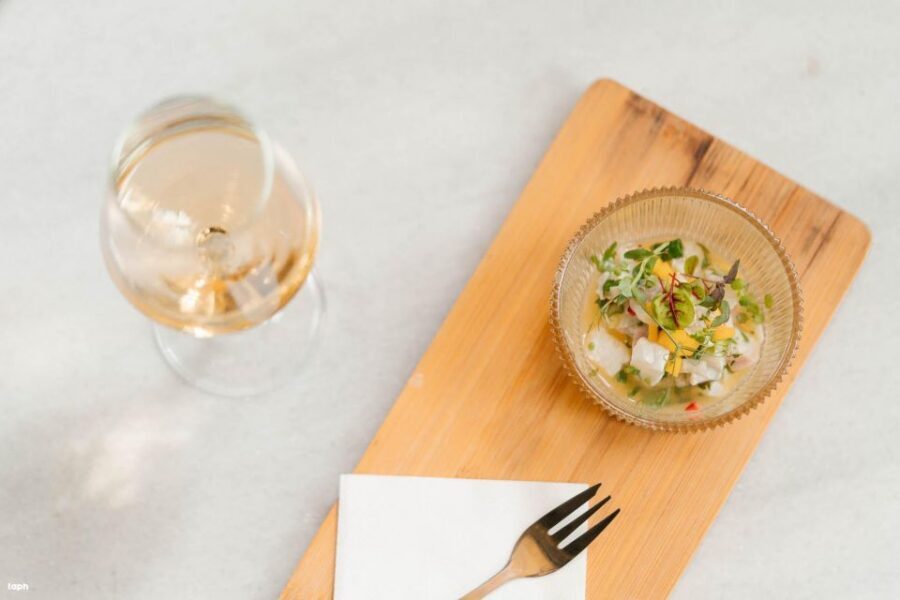 Athens: Tasting of 6 Wines from Kefalonia with Food Pairing - The Water Pairing Idea (What It Does to Your Palate)