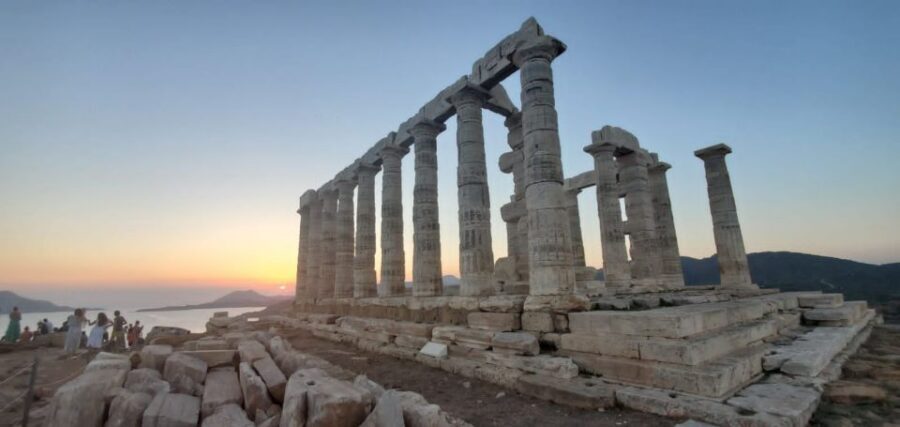 Athens: Temple of Poseidon and Cape Sounion Sunset Tour - Cape Sounion approach: what to look for on the south coast