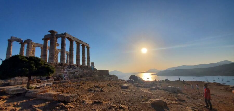 Athens: Temple of Poseidon and Cape Sounion Sunset Tour - The sunset at Cape Sounion: timing, photos, and why this scene works