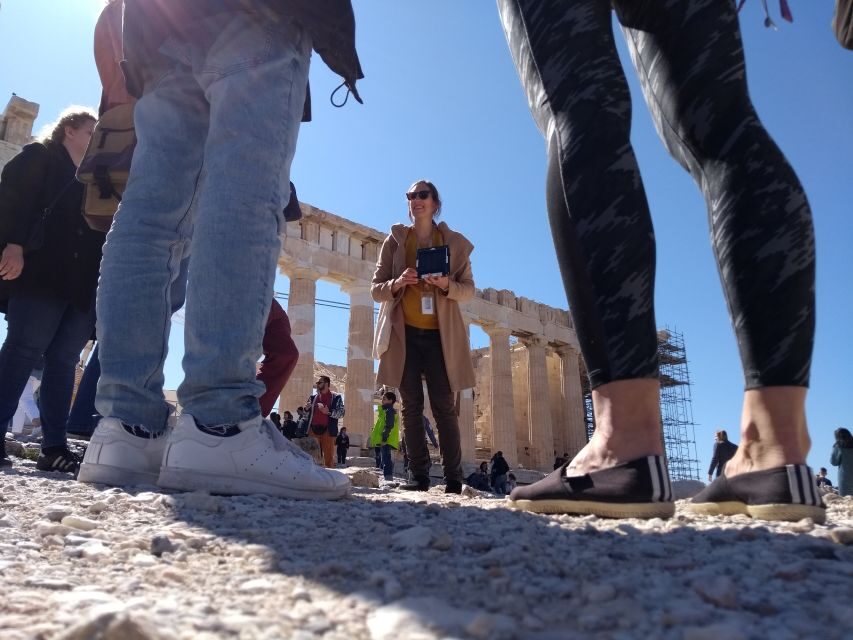 Athens: The Acropolis and Acropolis Museum Tour in Dutch - Propylaea to Erechtheion: learning how to look at details