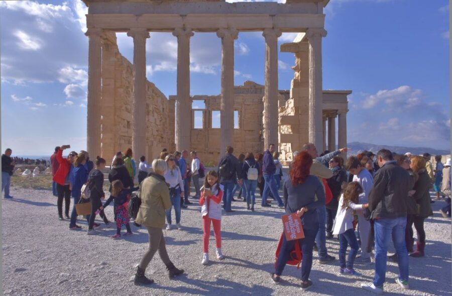 Athens: The Acropolis and Greek Food Private Guided Tour - A quick culture transfer: Acropolis to Plaka and Monastiraki