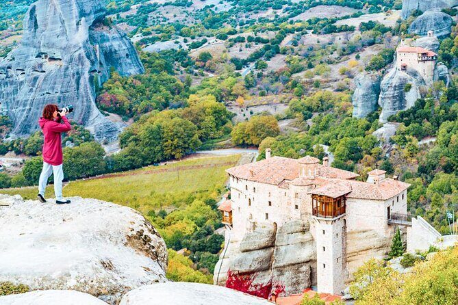 Athens to Meteora DayTrip by Train in Spanish language - Local Agency - Great Meteoron: the big one and the time to take it in