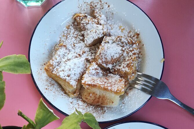 Athens's original vegan food tour - Plateia Syntagmatos: nuts, olive oil quality, and salad culture
