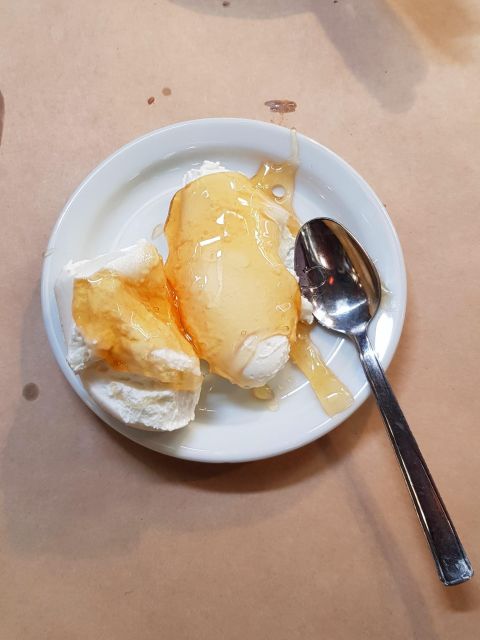 Breakfast in the markets with olive oil and honey tasting - Market-breakfast in Central Athens: what makes it feel real
