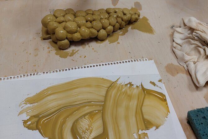 Ceramics Workshops For Kids Only / Artemida - The instructor vibe: patient, hands-on, and clearly into ceramics