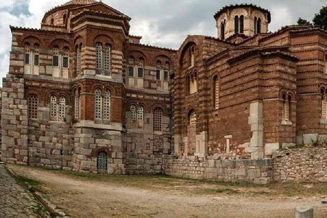 Delphi and Hosios Loukas Monastery Full Day Private Tour - Delphi Ancient Town: the oracle site, step by step