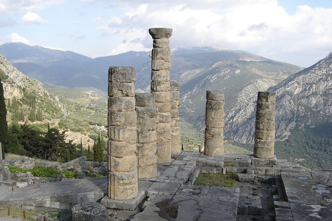 Delphi, Arachova and Levadia Krya Springs, Private Day Tour - Delphi Archaeological Museum: the parts that make sense of the ruins
