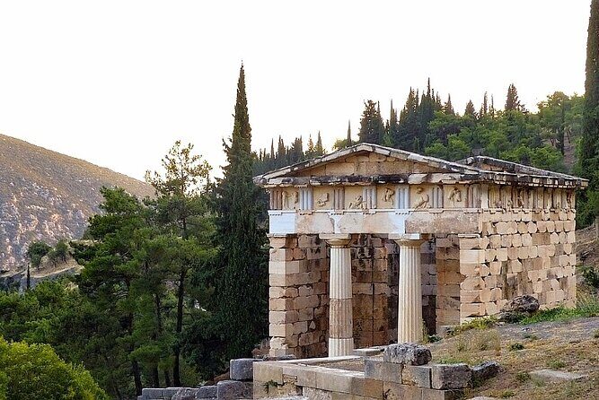 Delphi Arachova & Monast. Hosios Loukas from Athens Private Tour - Price and what you’re really paying for (and why it can still make sense)