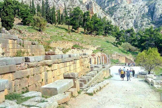 Delphi Arachova & Monast. Hosios Loukas from Athens Private Tour - Arachova photo stop: the quick mountain reset