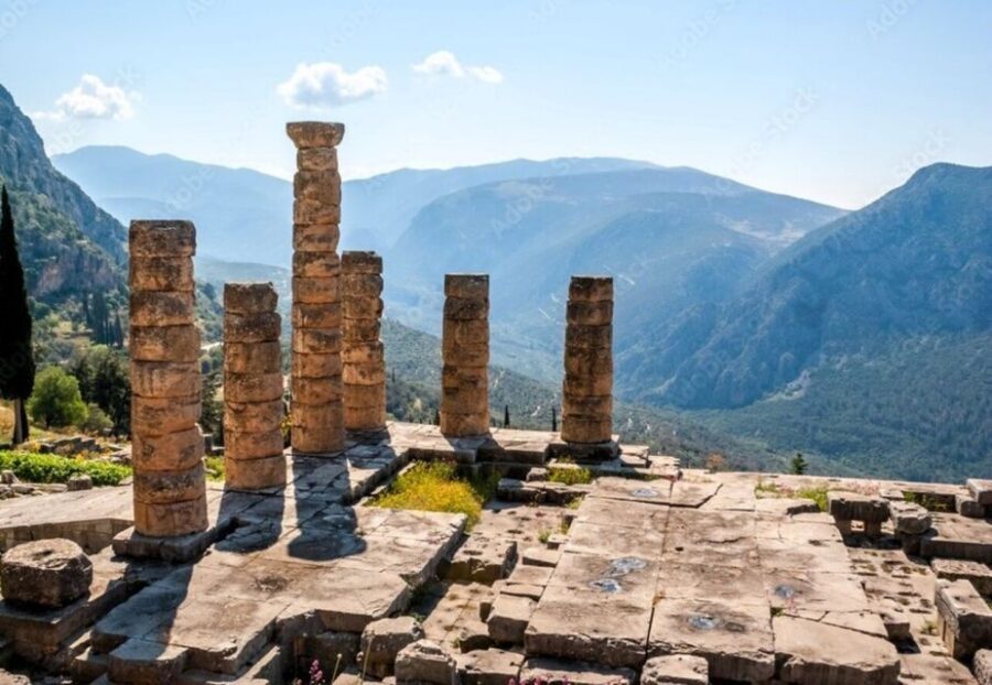 Delphi: Audiovisual self-guided tour with 3D models - Practicalities: getting there, using your phone, and pacing yourself