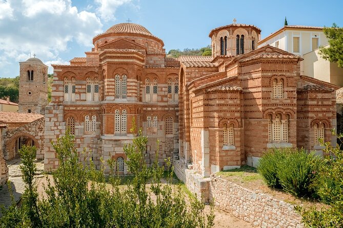 Delphi, Hosios Loukas Monastery full day private tour from Athens - Driving Through Mount Parnassus and Arachova’s Coffee-Stop Atmosphere