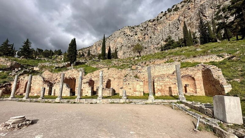 Delphi Navel Of Earth Hosios Loukas Full Day Private Tour - Price and value ($177 per person): what you’re really paying for