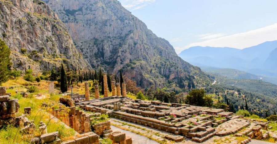 Delphi: Private Day Tour from Athens with Luxurious Vehicle - Karakolithos Monument: a serious pause in the middle of sightseeing