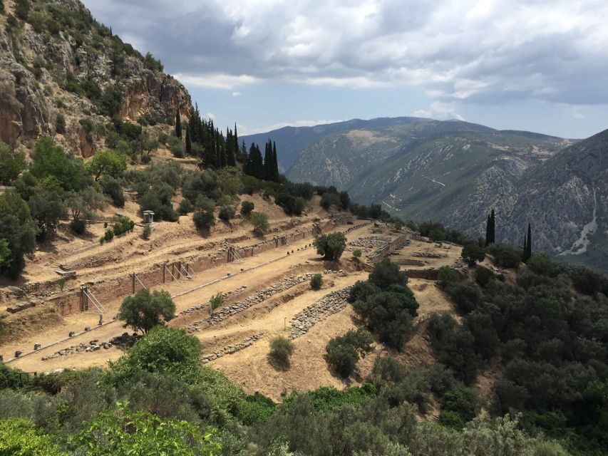 Delphi: Private Day Tour from Athens with Luxurious Vehicle - Stopping near Steiri and Hosios Loukas: a calm break before the crowds