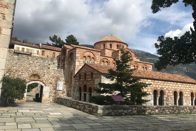 Delphi Private Full-day trip from Athens - Mount Parnassus: panoramic views with a myth in your pocket