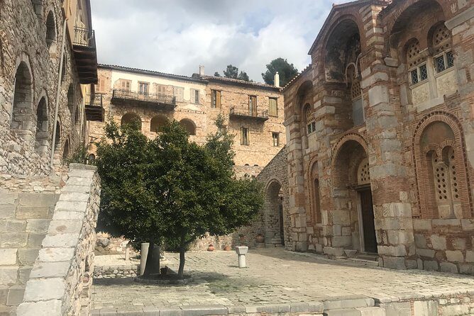 Delphi Private Full-day trip from Athens - Arachova: a 1-hour village break near Parnassos