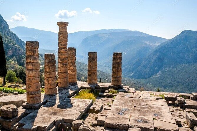 Delphi: Self-guided Audiovisual Tour with 3D Representations - The app experience: audio + text + 3D + 360 + video clips