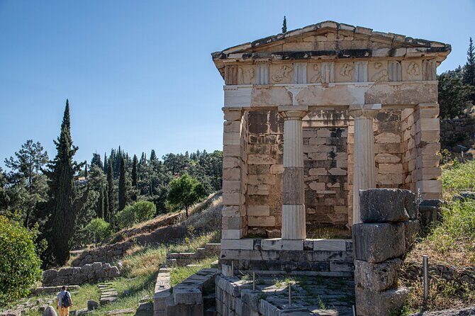 Delphi Skip-The-Line Private Tour with Licensed Guide & Admission - The value of a licensed guide: turning stone into meaning