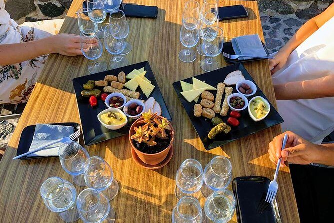 Discover Local Santorini Wine & Tasting - Key things you’ll notice on this Santorini wine tour