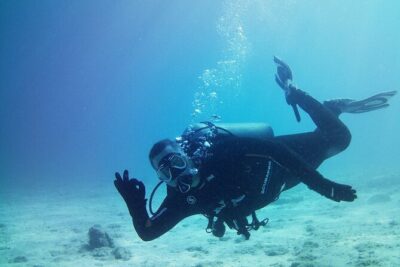 Double Shore Dive (certified divers) - The two coastal stops: what changes with the weather