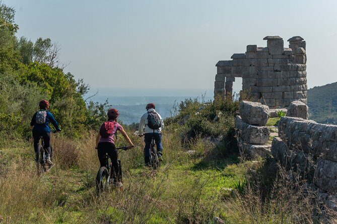 E-Bike Ancient Messini Way - Guides like Fotis and Trufonas: what you gain from the storytelling