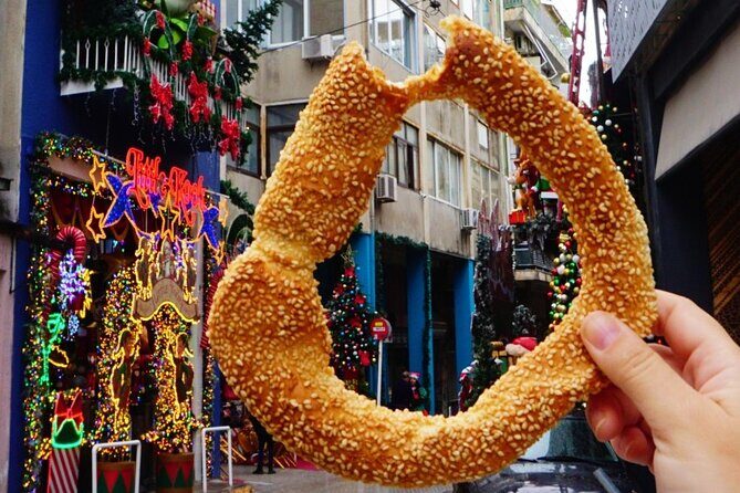 Explore Athens Street Art & Street Food Extravaganza - Why this Athens combo works: street art and street food together