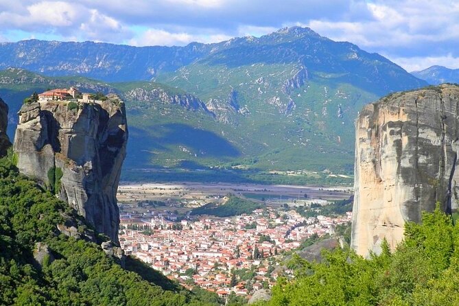 Explore Central Greece with an affordable 2 days tour to Meteora - St. Stephen, Anapafsas, and Varlaam: Different Monastic Personalities on Different Rocks