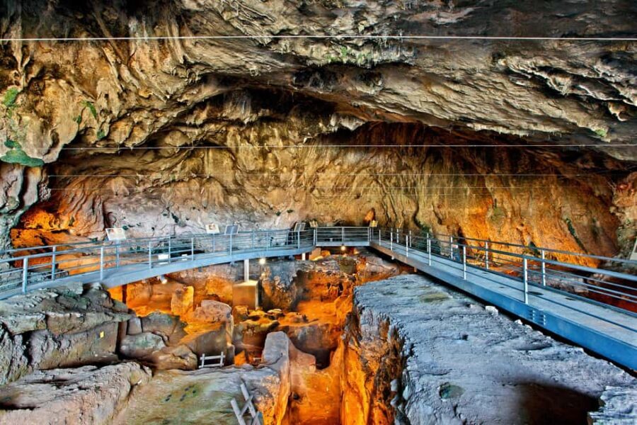 Feel Ancient thermal Spa Visit Delphi, Leonidas ℨoo Spaʀtan - A 12-hour myth-to-thermal circuit from Athens