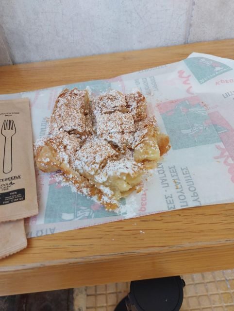 Food Tour - Meeting points at Plateia Omonias: show up ready to start tasting