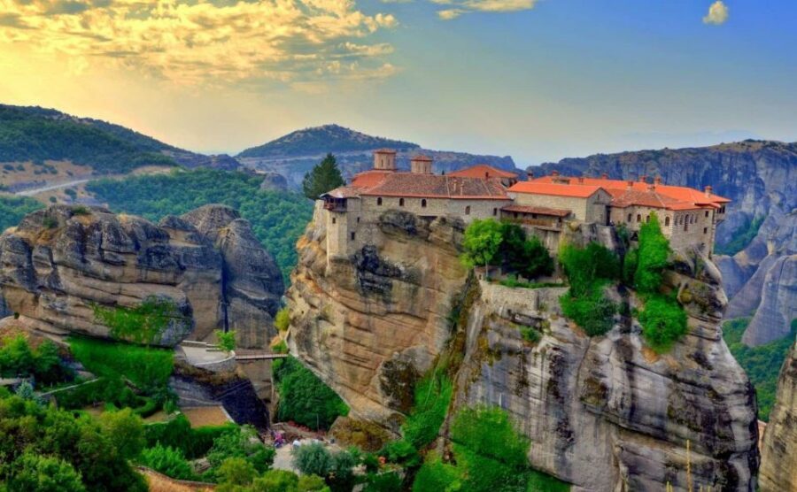 From Athens: 2-Day Meteora Trip with Tansportation & Hotel - From Athens to Kalabaka: the train-and-bus workaround that keeps it simple