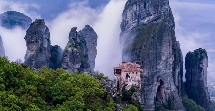From Athens: 2 Days Meteora, Thermopylae & Delphi Tour - Group size and the English-language support
