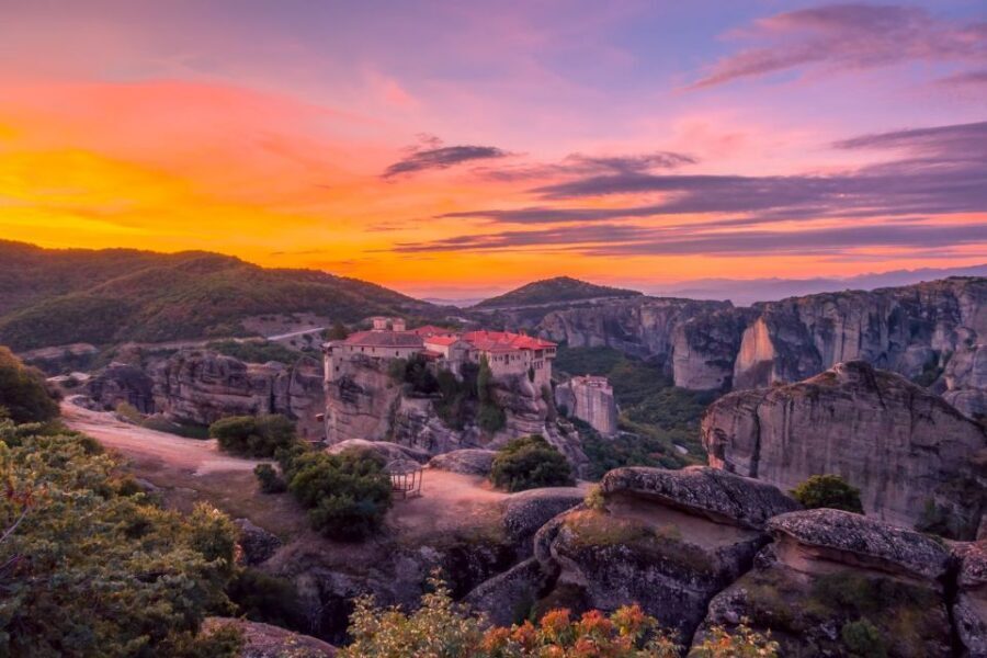 From Athens: 2 Days Meteora, Thermopylae & Delphi Tour - Day 2 schedule: Kalambaka to Delphi, then Athens