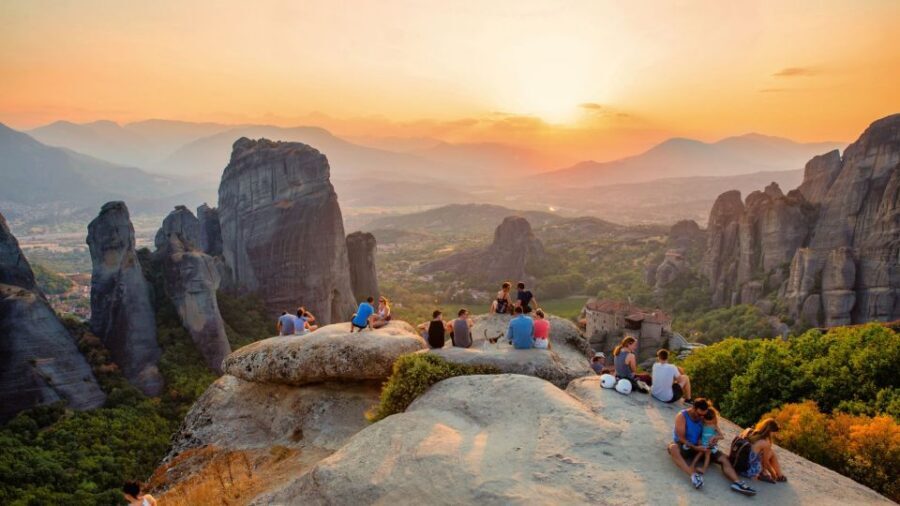 From Athens: 3 Days in Meteora & Delphi with Tours & Hotel - Day 3: Meteora to Thermopylae to Delphi, without wasting hours