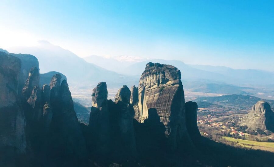 From Athens: Meteora Full-Day Trip with Guide on Luxury Bus - Meteora’s first look: that 15-minute photo stop does real work