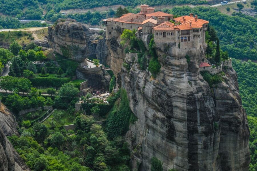 From Athens or Piraeus: Meteora Full-Day Private Trip - Private Pickup From Athens Or Piraeus, Then The Long Road North