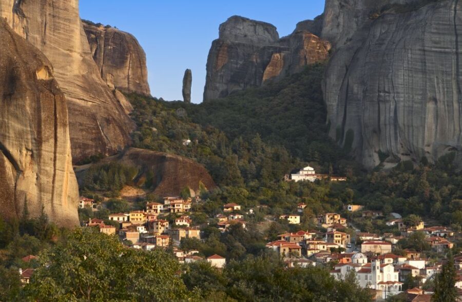 From Athens: Private Day Tour to Meteora and Thermopylae - Meteora monasteries: 200-meter rocks and up to 3 visits