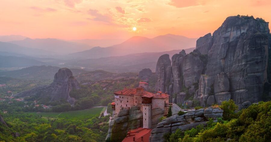 From Athens: Private Full-Day Meteora and Kastraki Tour - Thermopylae on the return: Leonidas without the museum feel