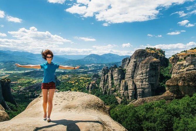 Full day Trip from Athens to Meteora - Kalambaka Arrival and the Easy Transfer to the Cliffs