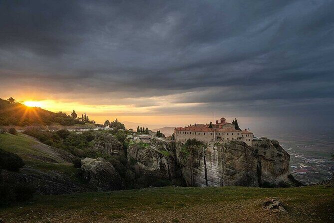 Golden Sunrise Meteora Private Photo Tour - Breakfast and small extras that lower the stress