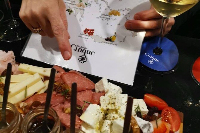 Greek food and wine tasting - Two hours in Athens: why this timing works