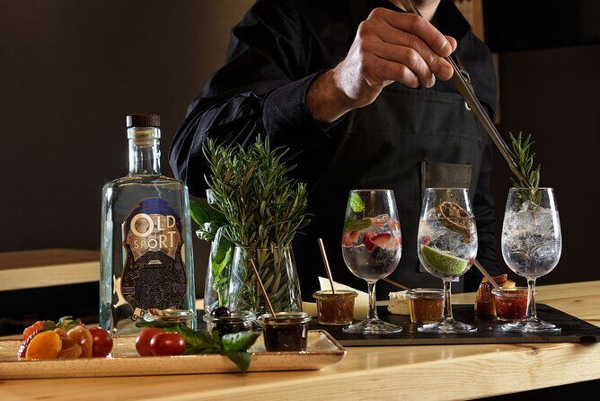 Guided Gin tasting experience in Athens with Snacks - The Host’s Teaching Style: Gin Craft History and a Notes Cheat Sheet