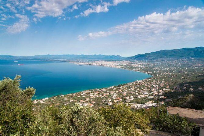 Hiking above Kalamata - Getting to Ano Verga: the day starts in real village streets