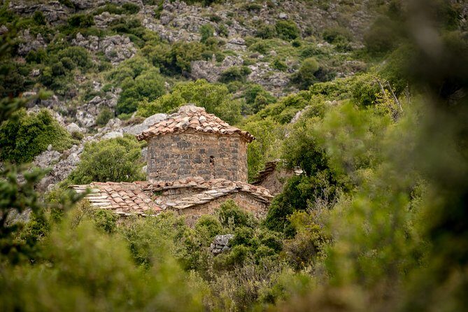 Hiking above Kalamata - What to wear and how to pace yourself on a village-to-summit climb