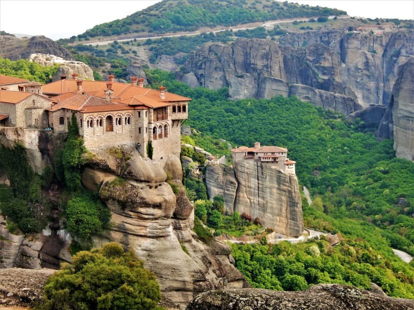 Kalabaka: Meteora Private Day Tour with a Local Guide - Geology Stops and Panoramic Photo Pull-Offs