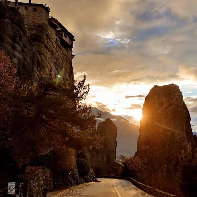 Kalabaka or Kastraki: Meteora Sunset Tour - Key things that make this Meteora sunset tour worth it