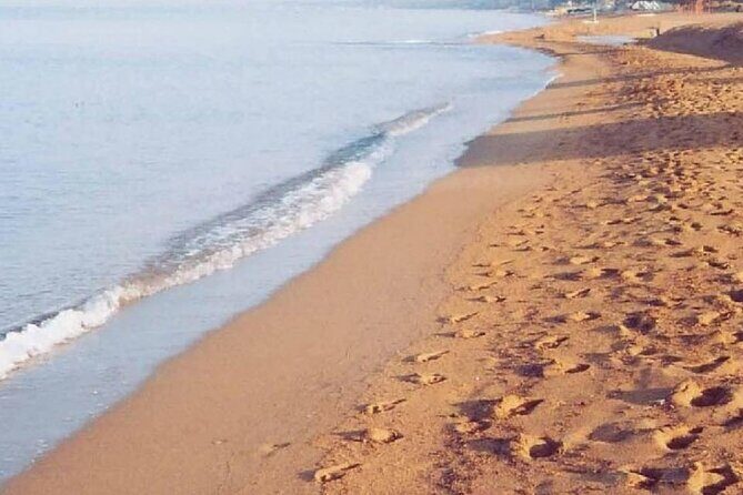 Katakolo to Kourouta Beach and back : Private Transfer - The Ride: Air-Conditioned Comfort With Wi‑Fi and Water