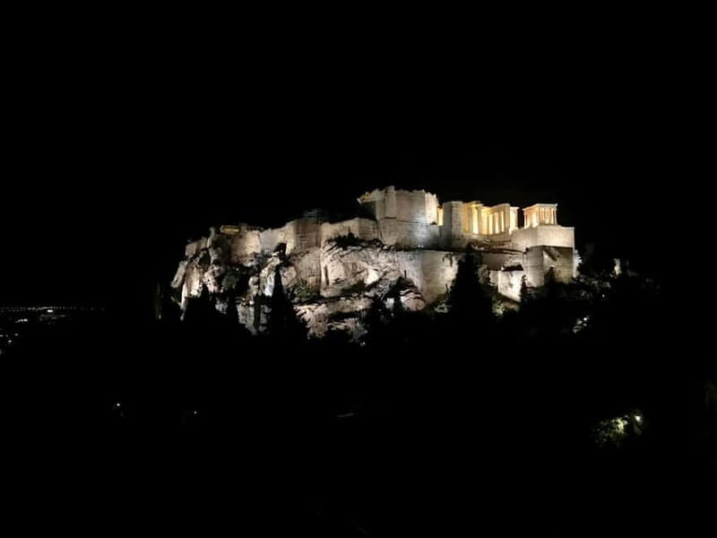 Magic Walk in Athens with Local Friends - What to wear, what to bring, and how to get the best photos