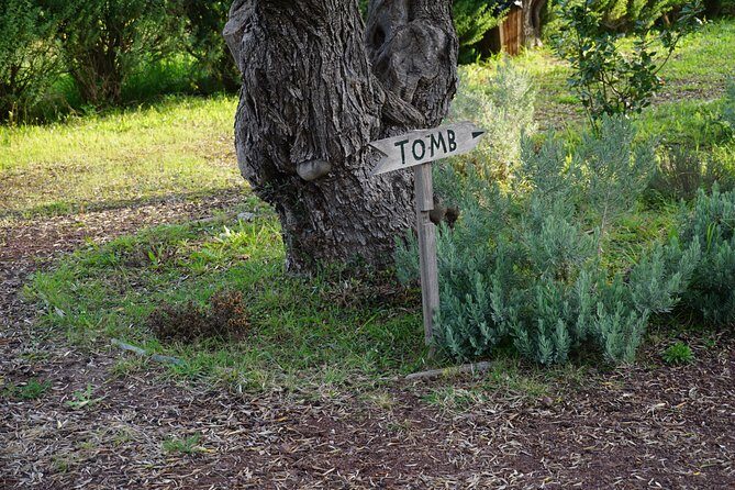 Marathon Battlefield Half Day Private Tour from Athens - Stop 1: Marathon Tomb and the Road to 490 BCE