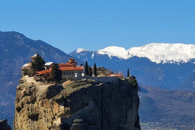 Meteora and Thermopylae Private Tour from Athens - Thermopylae Battlefield Stop: Leonidas’ Statue in the Middle of Real Travel History