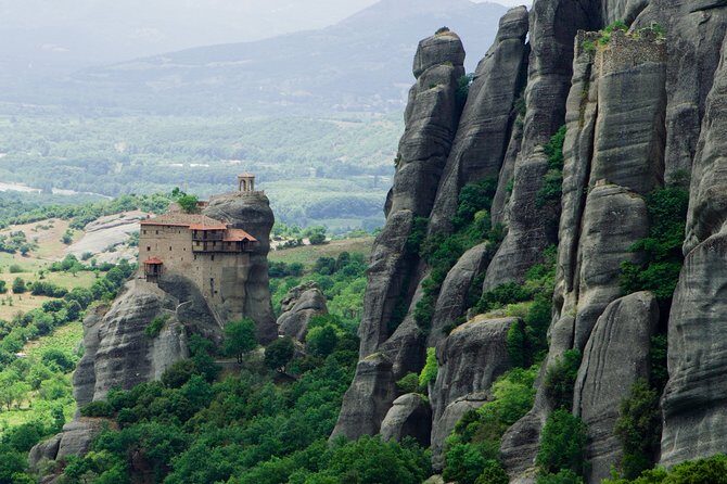 Meteora Full Day Private Tour From Athens - Kalambaka lunch stop: how to use your time well